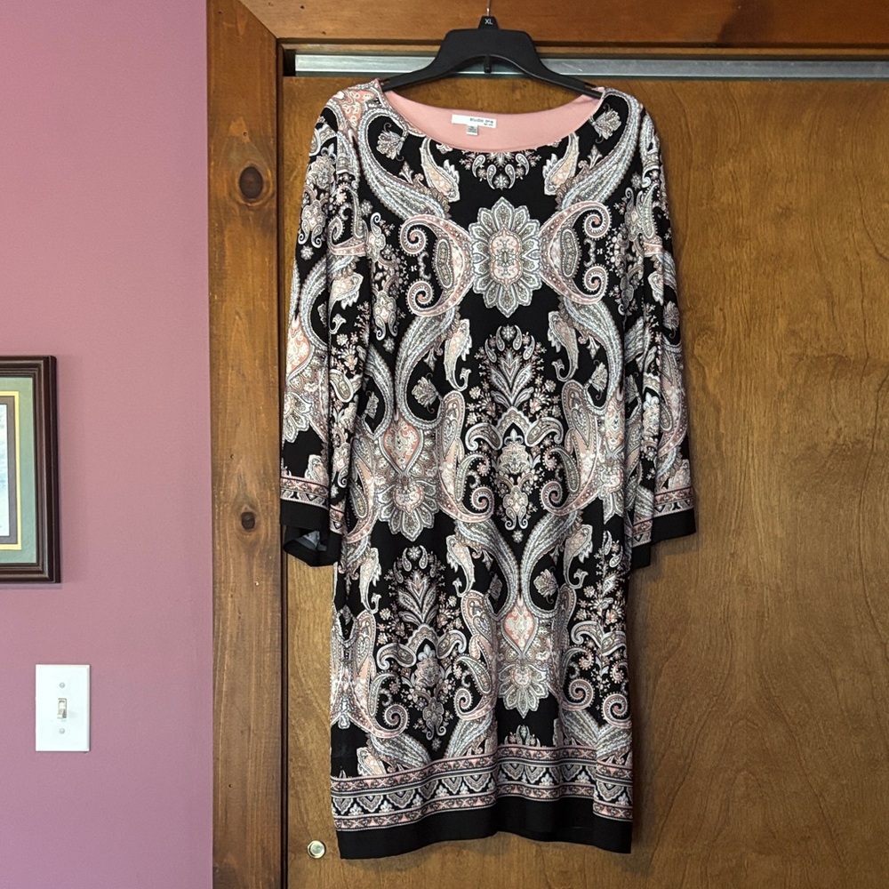 Elegant Black and Pink Paisley Dress